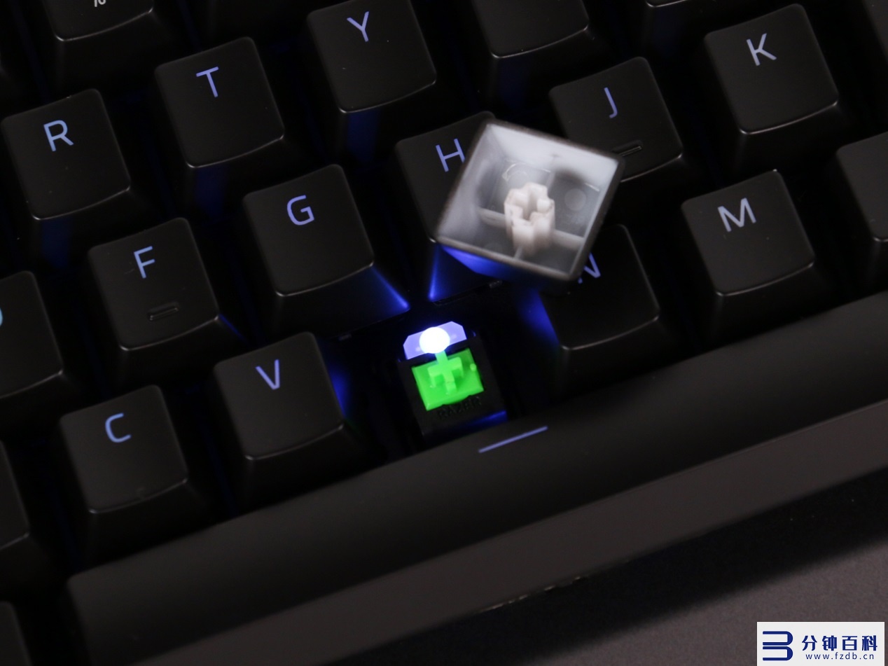 键盘怎么发光_荣耀电脑键盘怎么发光插图1